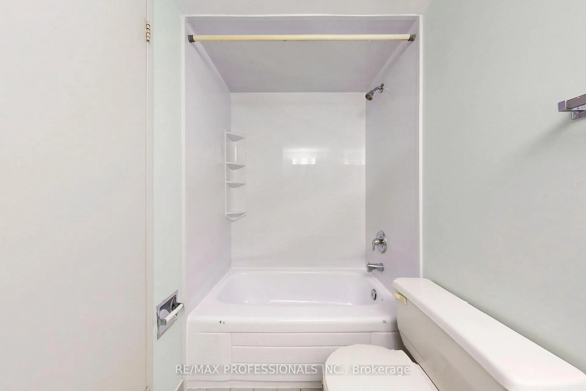 Photo 15 of Unit 1911, 10 Markbrook Lane, Etobicoke, Mount Olive-Silverstone-Jamestown — HOMEH