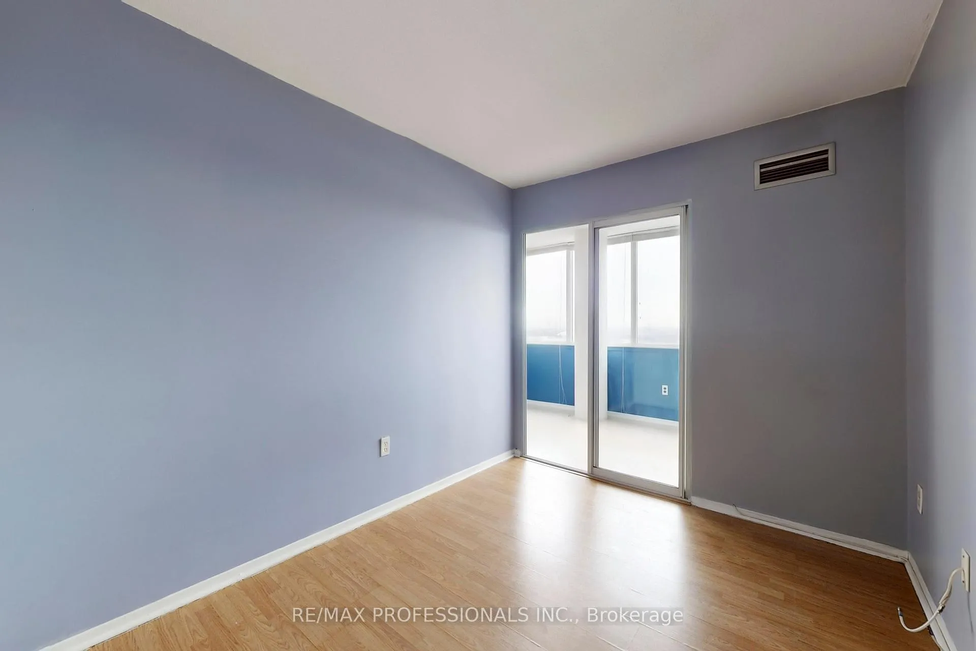 Photo 16 of Unit 1911, 10 Markbrook Lane, Etobicoke, Mount Olive-Silverstone-Jamestown — HOMEH