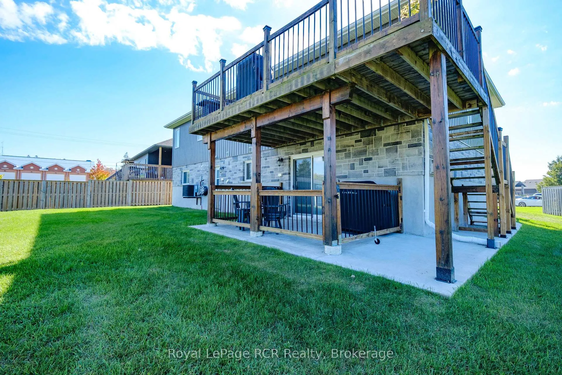 Photo 4 of 54 Lakefield Drive, Kincardine — HOMEH