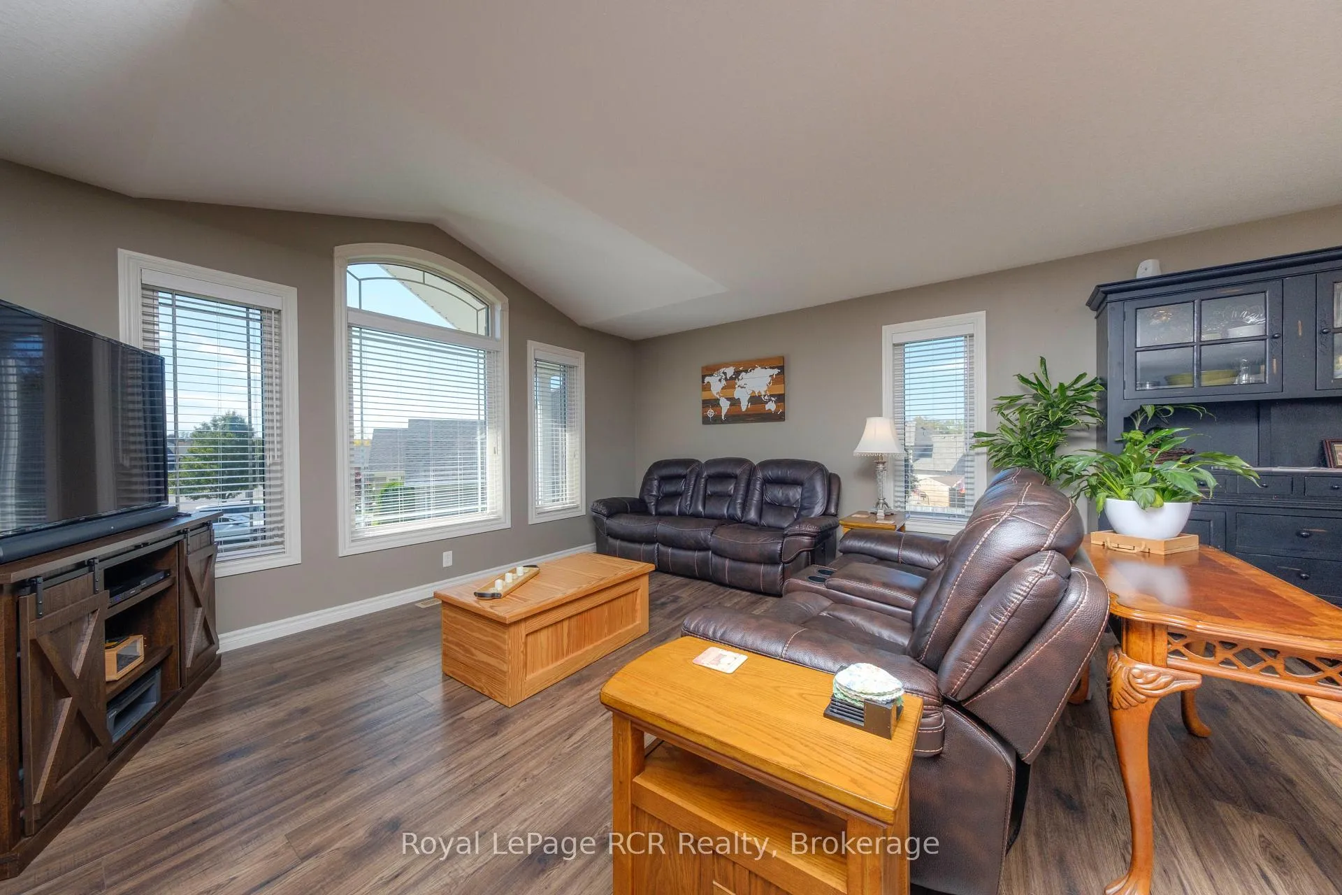 Photo 6 of 54 Lakefield Drive, Kincardine — HOMEH
