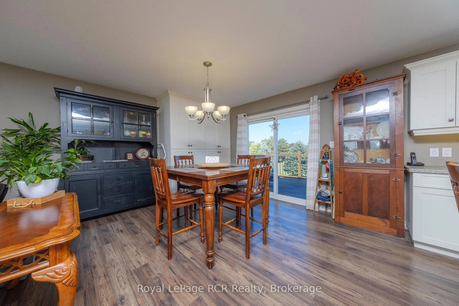 Photo 7 of 54 Lakefield Drive, Kincardine — HOMEH