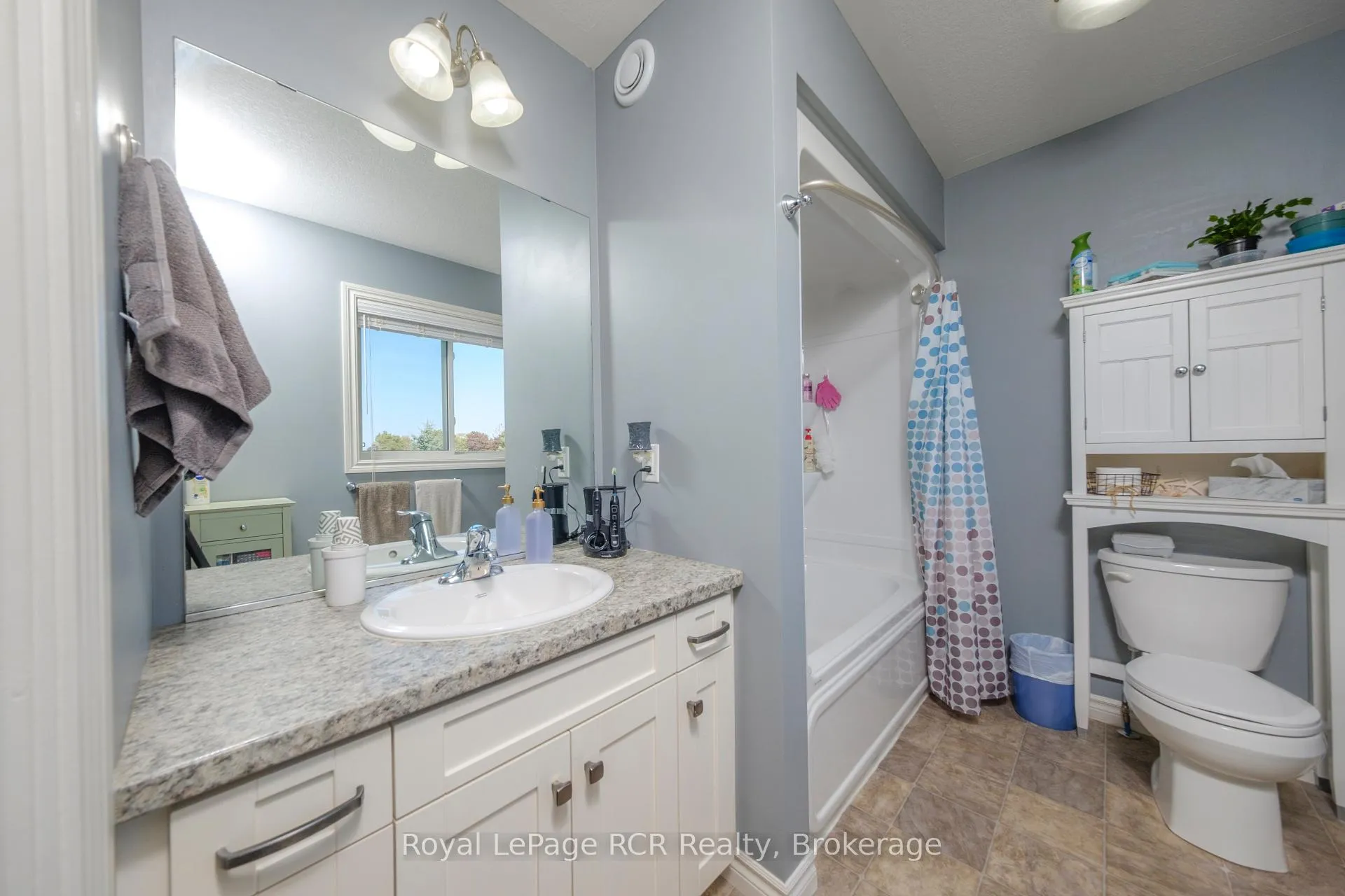 Photo 12 of 54 Lakefield Drive, Kincardine — HOMEH
