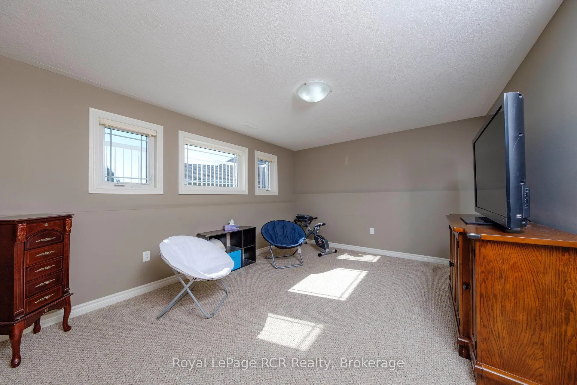 Photo 15 of 54 Lakefield Drive, Kincardine — HOMEH