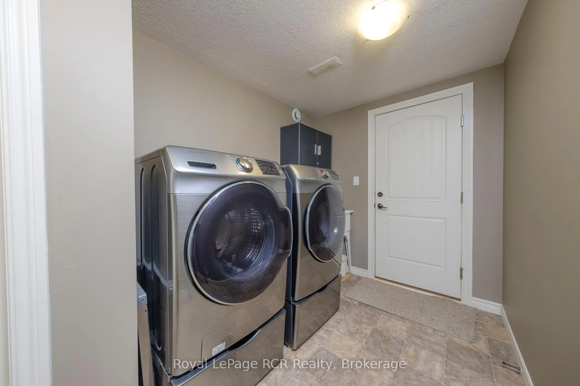 Photo 19 of 54 Lakefield Drive, Kincardine — HOMEH