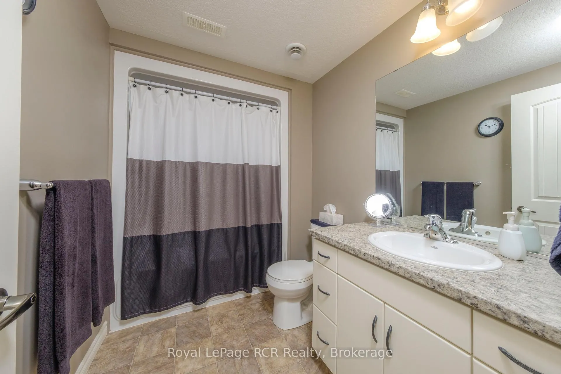 Photo 24 of 54 Lakefield Drive, Kincardine — HOMEH
