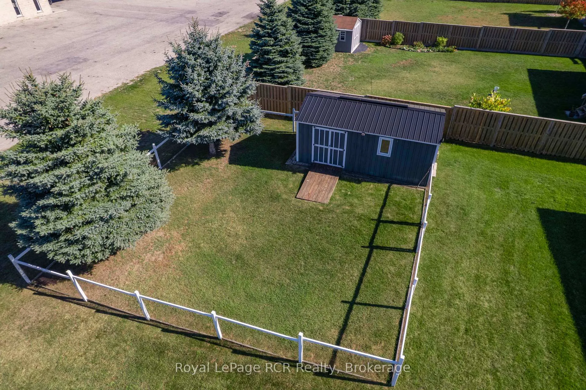 Photo 28 of 54 Lakefield Drive, Kincardine — HOMEH