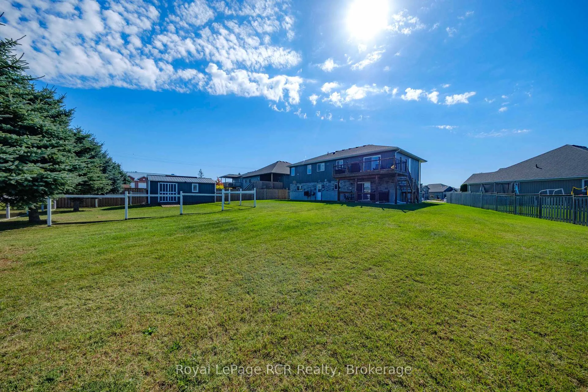 Photo 31 of 54 Lakefield Drive, Kincardine — HOMEH