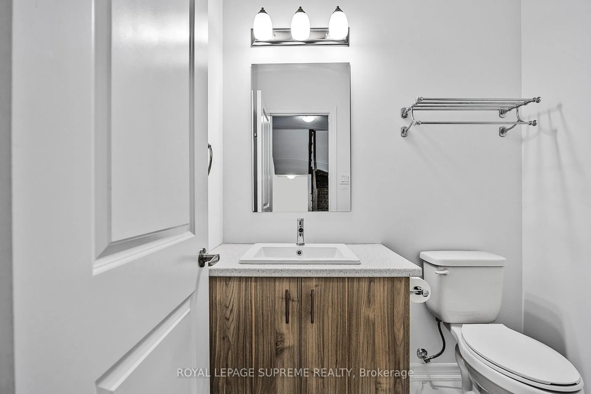 Photo 13 of 101 Sebastian Street E, Blue Mountains — HOMEH
