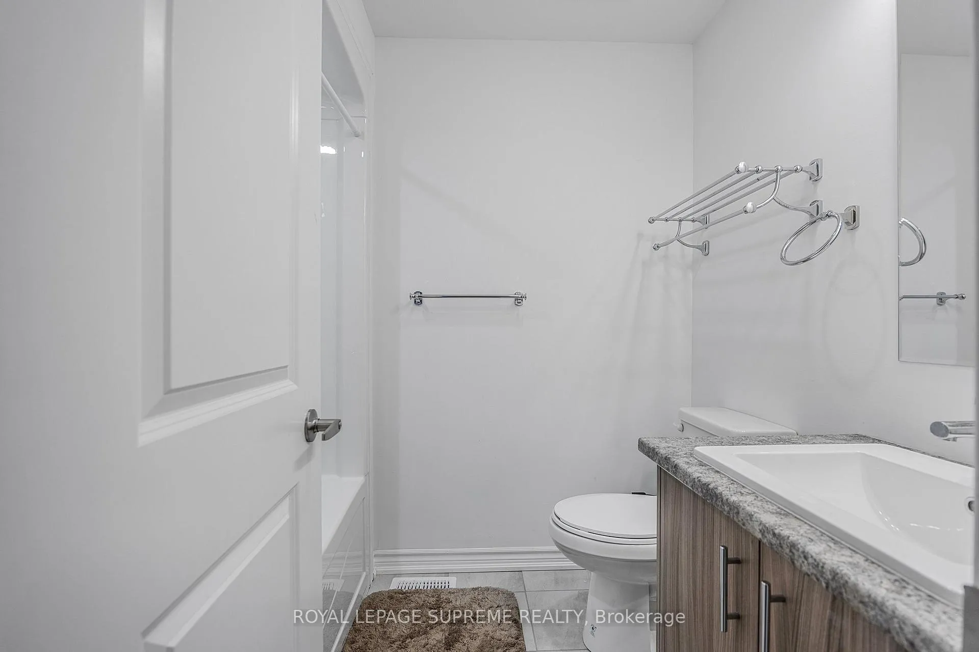 Photo 21 of 101 Sebastian Street E, Blue Mountains — HOMEH