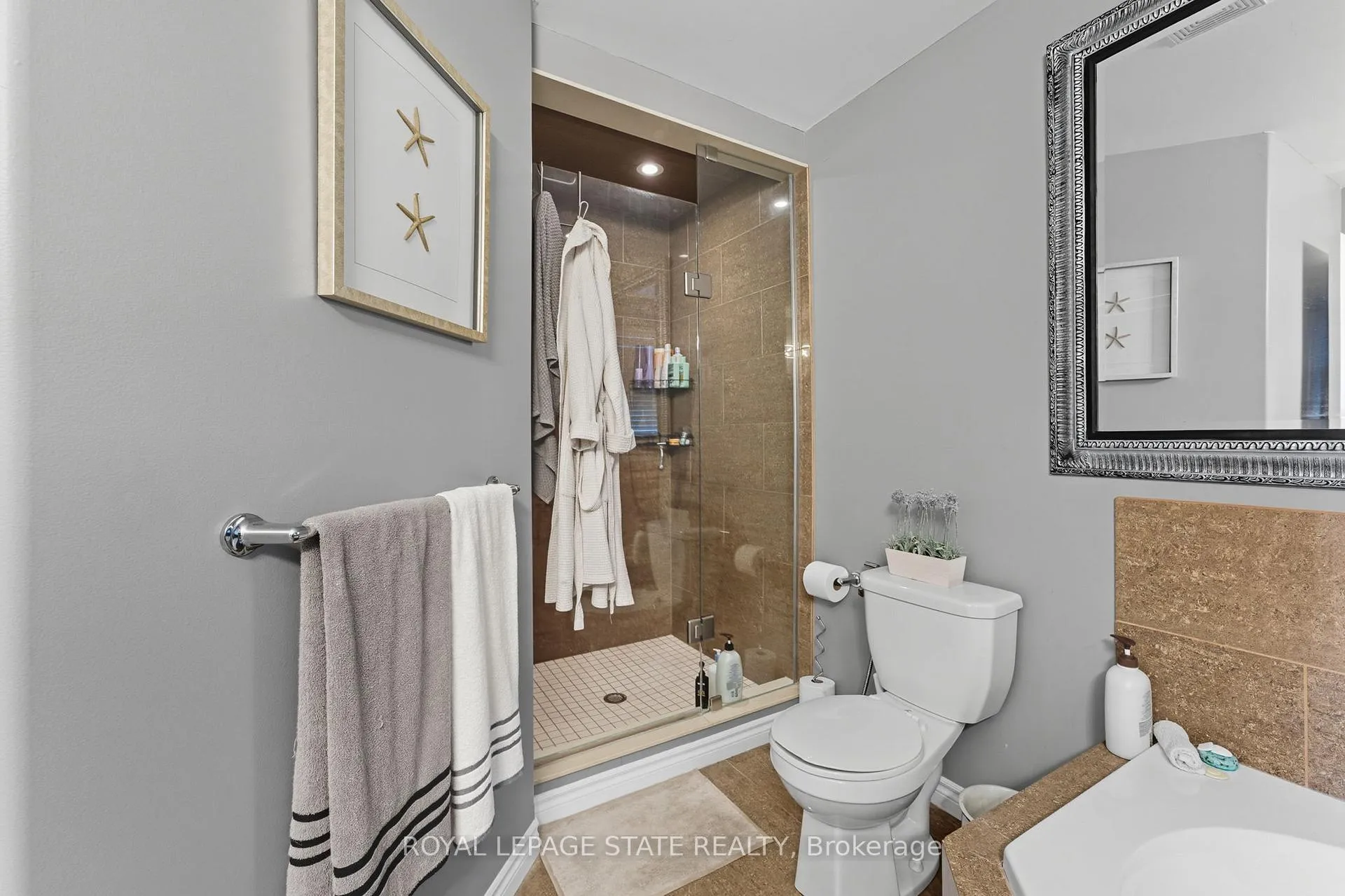Photo 23 of 23 kellogg Avenue, Hamilton, Rural Glanbrook — HOMEH
