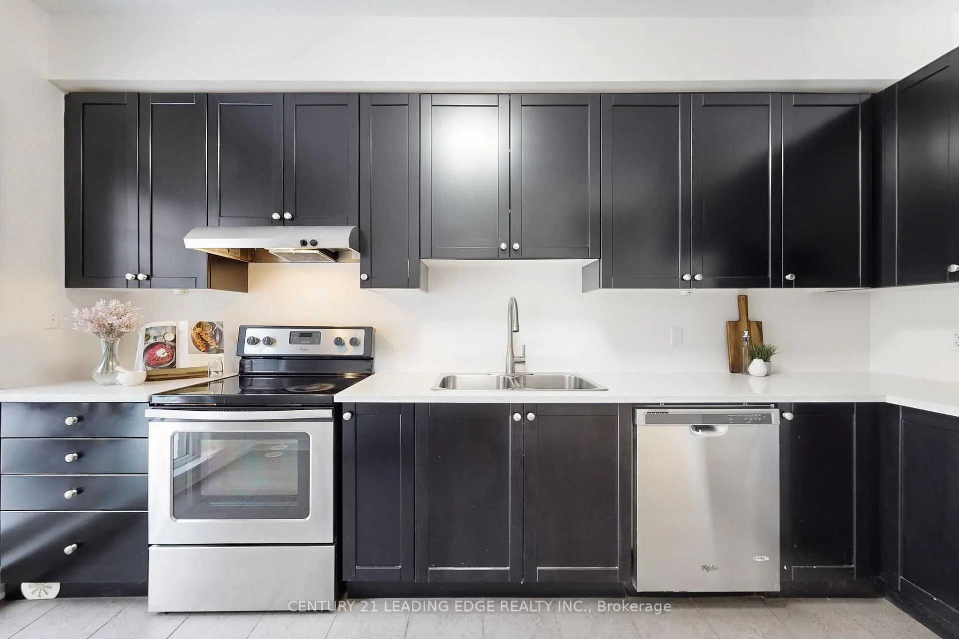 Photo 15 of 20 Carnahan Terrace, Toronto, East End-Danforth — HOMEH
