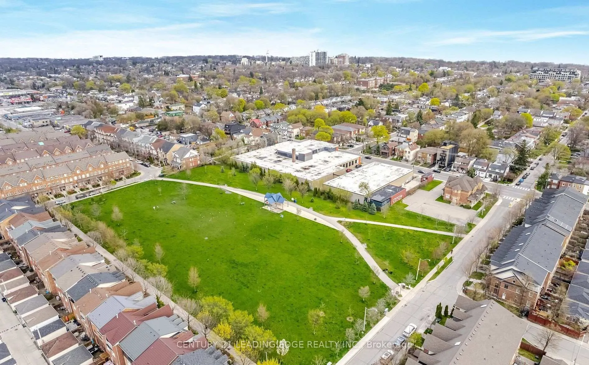 Photo 34 of 20 Carnahan Terrace, Toronto, East End-Danforth — HOMEH