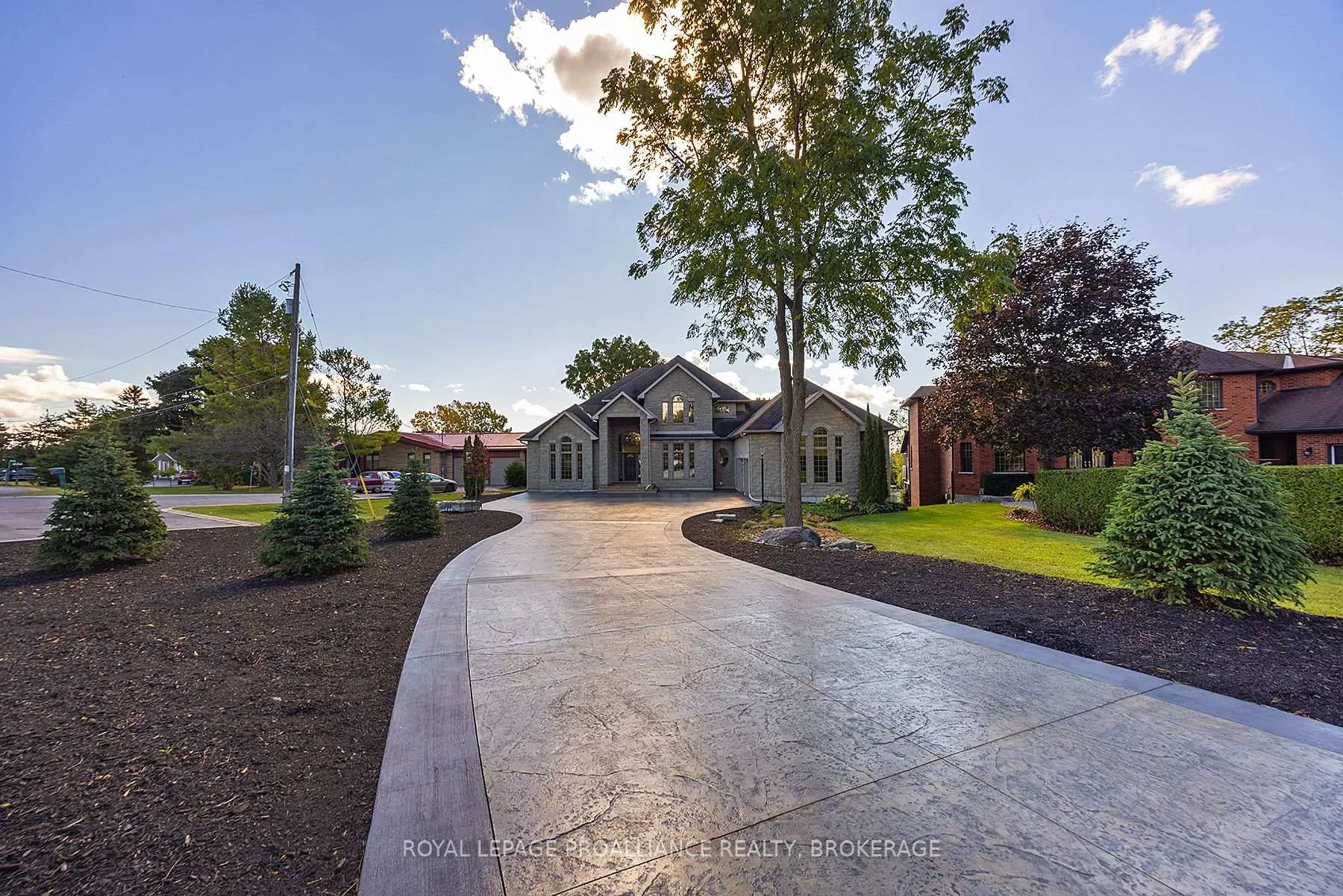 Photo 2 of 4744 Bath Road, Loyalist, Lennox and Addington - South — HOMEH