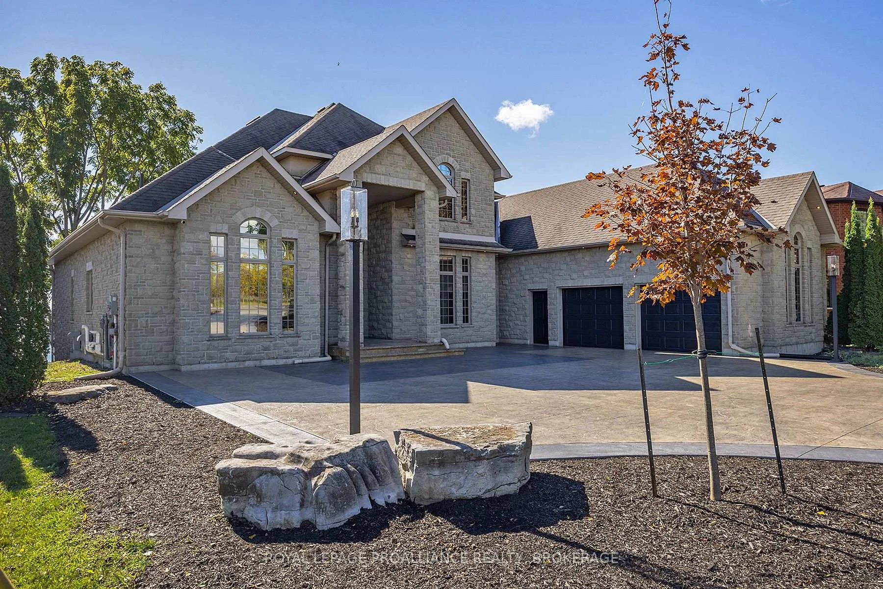 Photo 5 of 4744 Bath Road, Loyalist, Lennox and Addington - South — HOMEH
