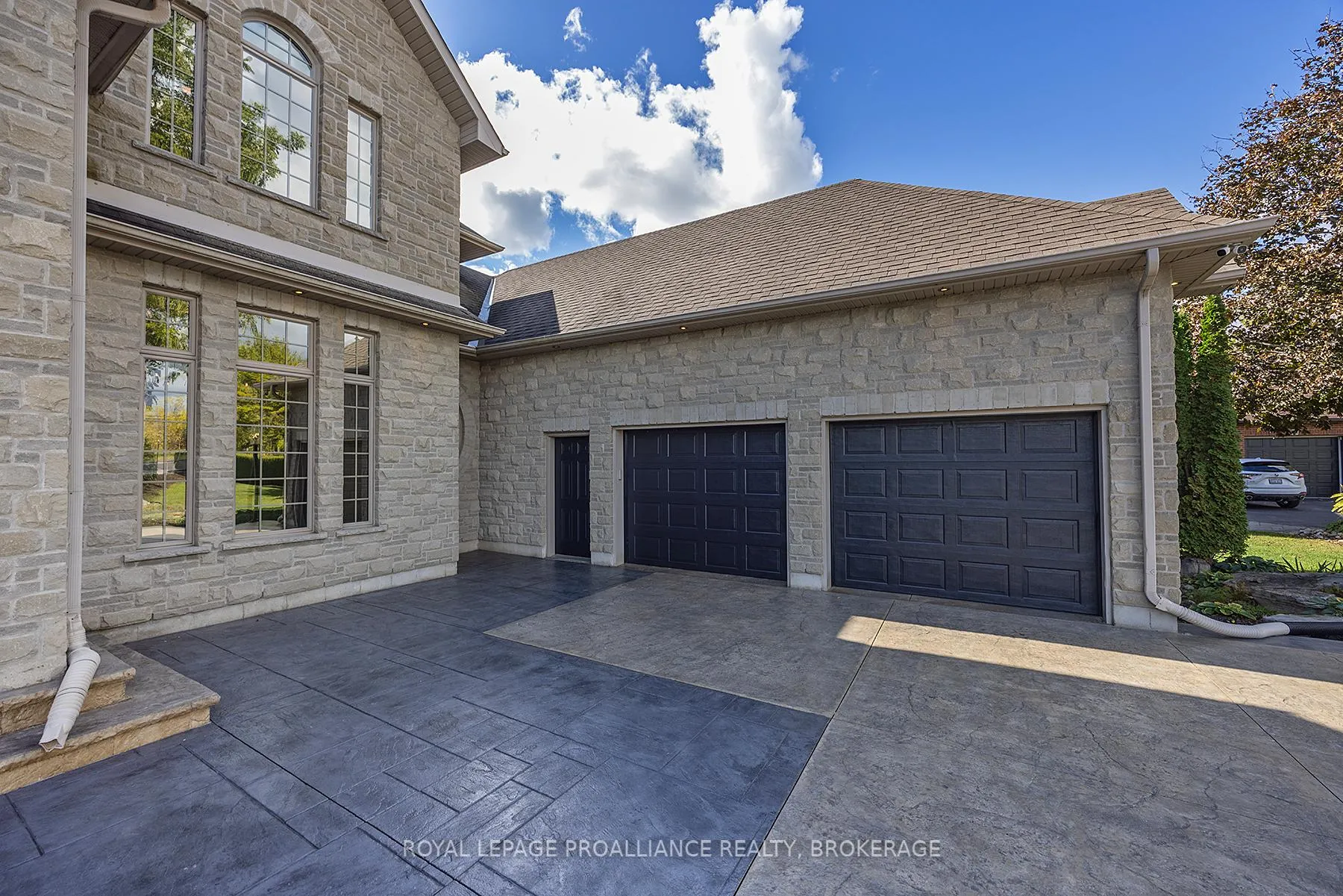 Photo 7 of 4744 Bath Road, Loyalist, Lennox and Addington - South — HOMEH
