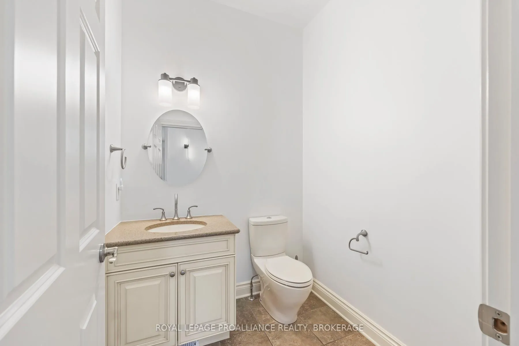 Photo 19 of 4744 Bath Road, Loyalist, Lennox and Addington - South — HOMEH