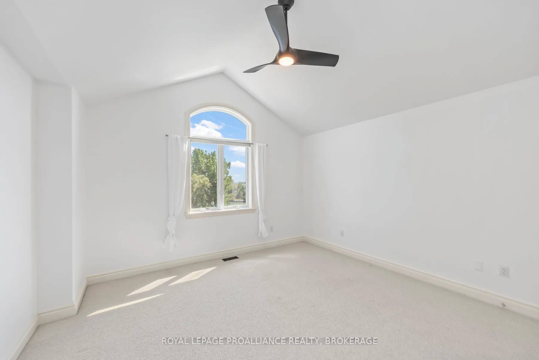 Photo 33 of 4744 Bath Road, Loyalist, Lennox and Addington - South — HOMEH
