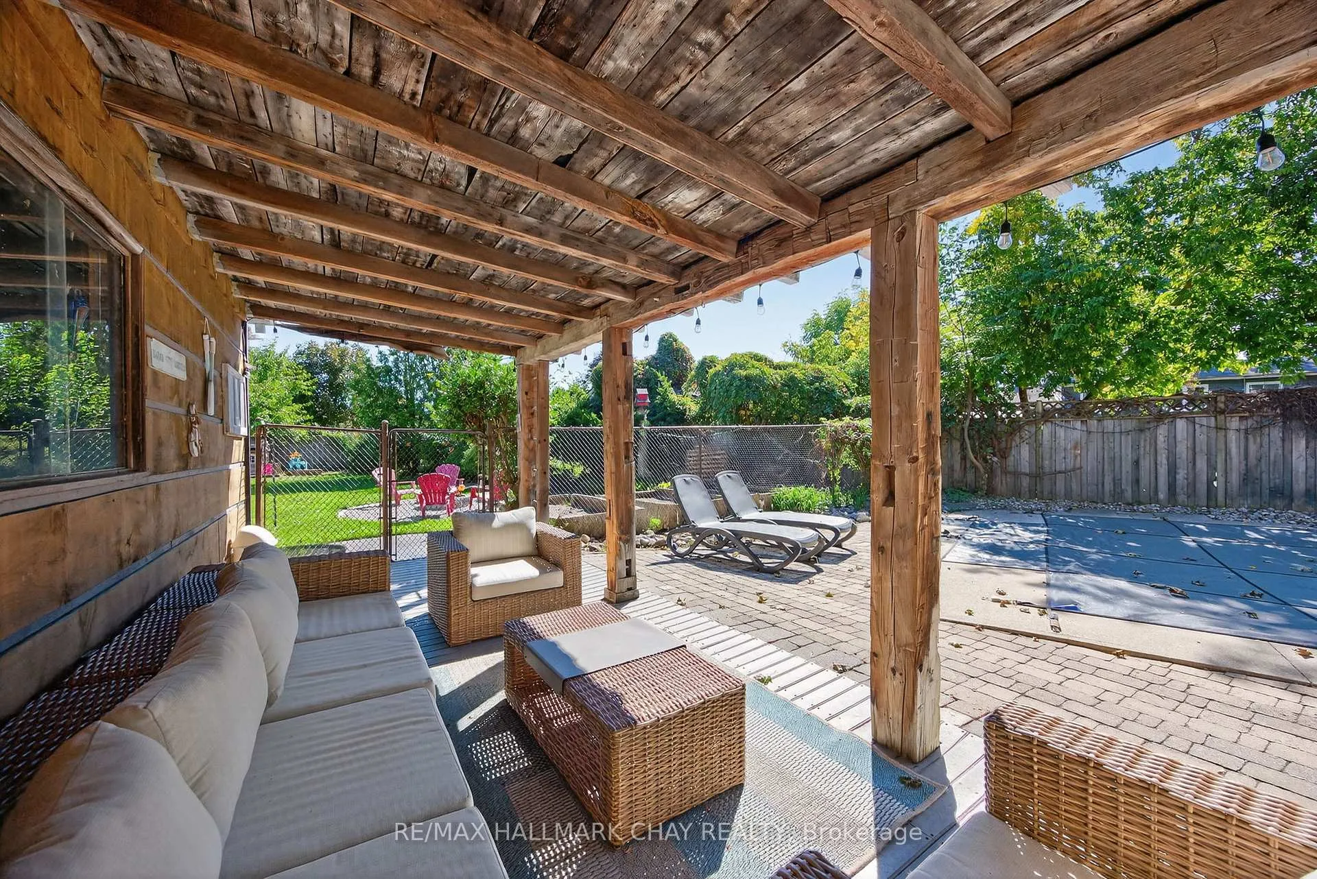 Photo 3 of 209 Newholme Circle, Innisfil, Stroud — HOMEH
