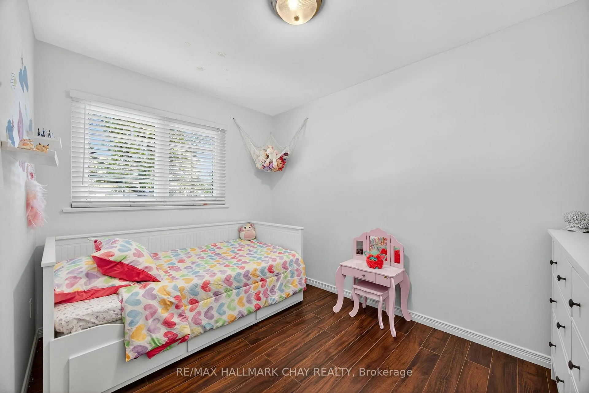 Photo 16 of 209 Newholme Circle, Innisfil, Stroud — HOMEH