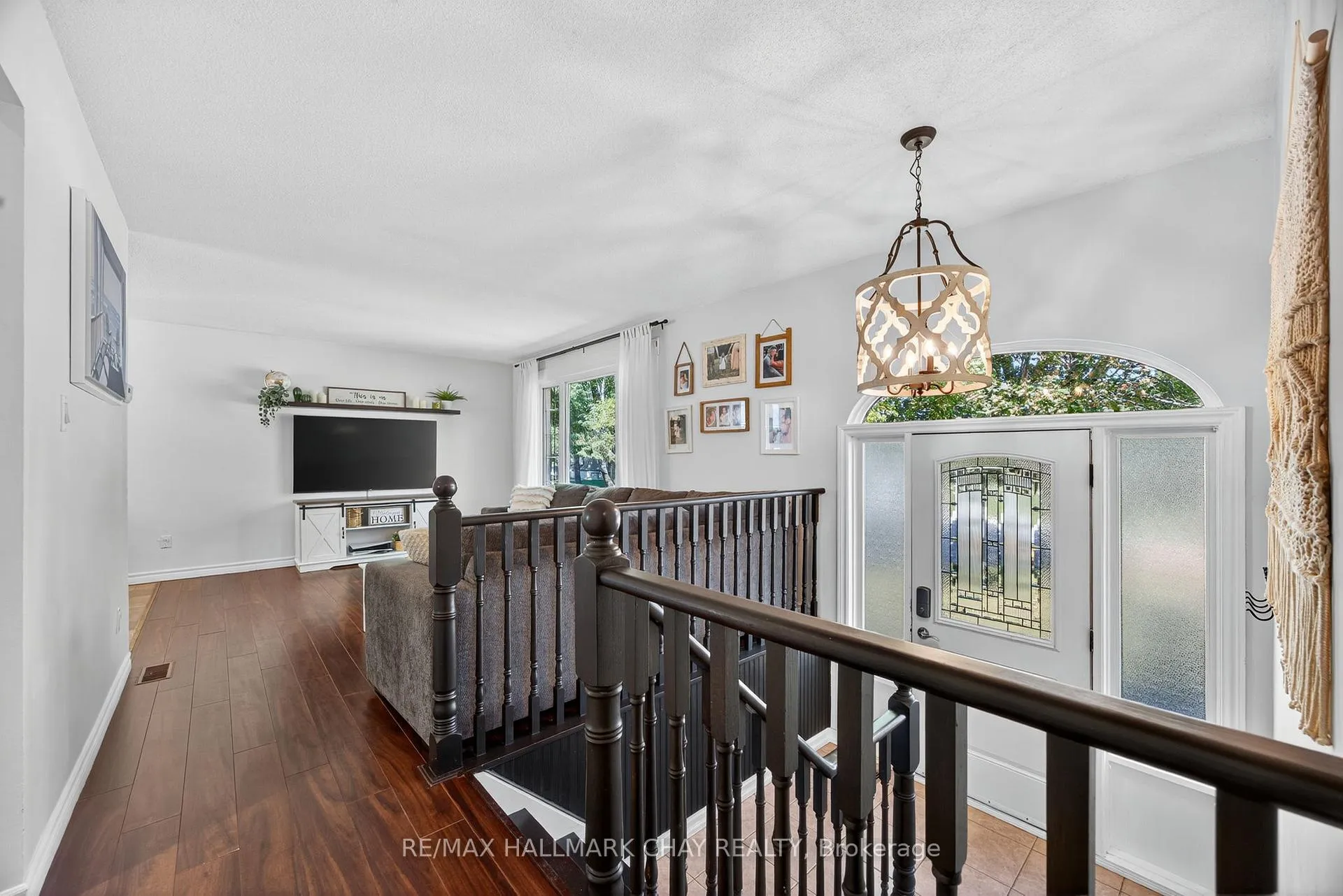 Photo 19 of 209 Newholme Circle, Innisfil, Stroud — HOMEH