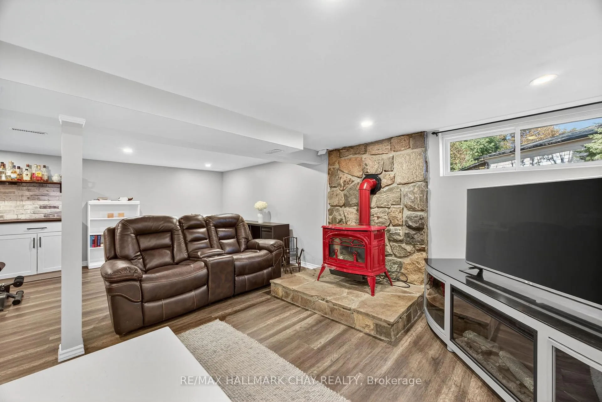 Photo 21 of 209 Newholme Circle, Innisfil, Stroud — HOMEH