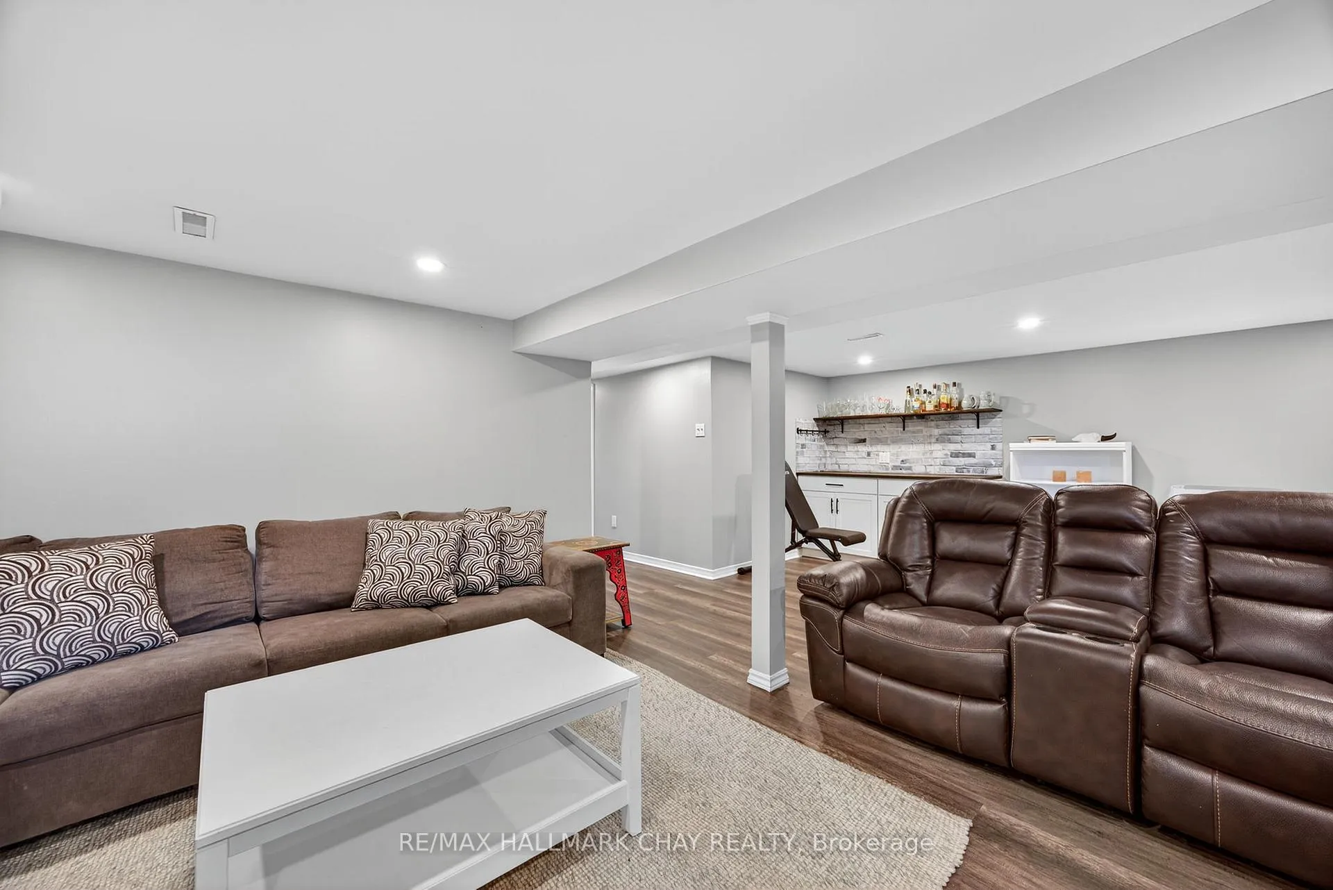 Photo 22 of 209 Newholme Circle, Innisfil, Stroud — HOMEH