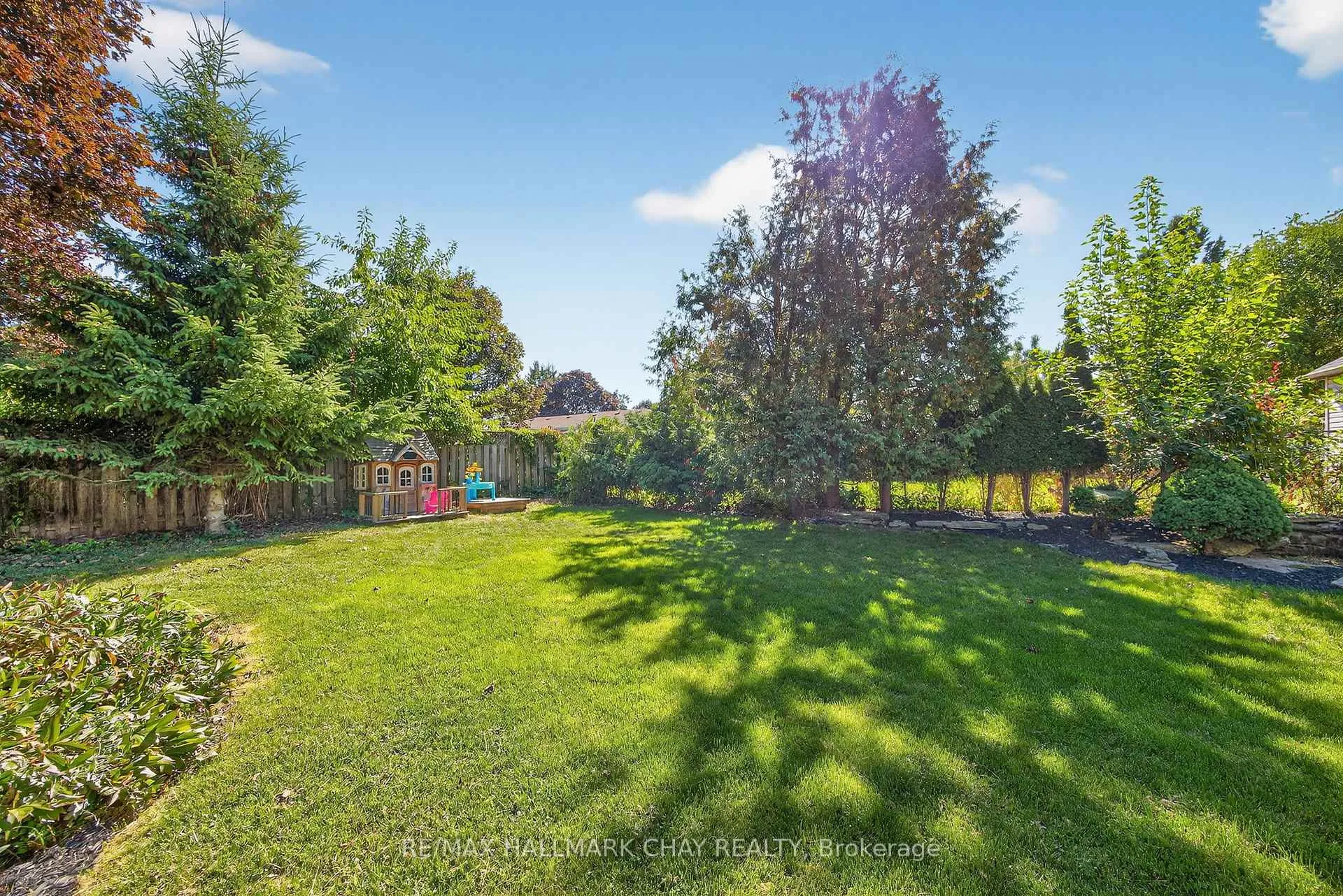 Photo 28 of 209 Newholme Circle, Innisfil, Stroud — HOMEH