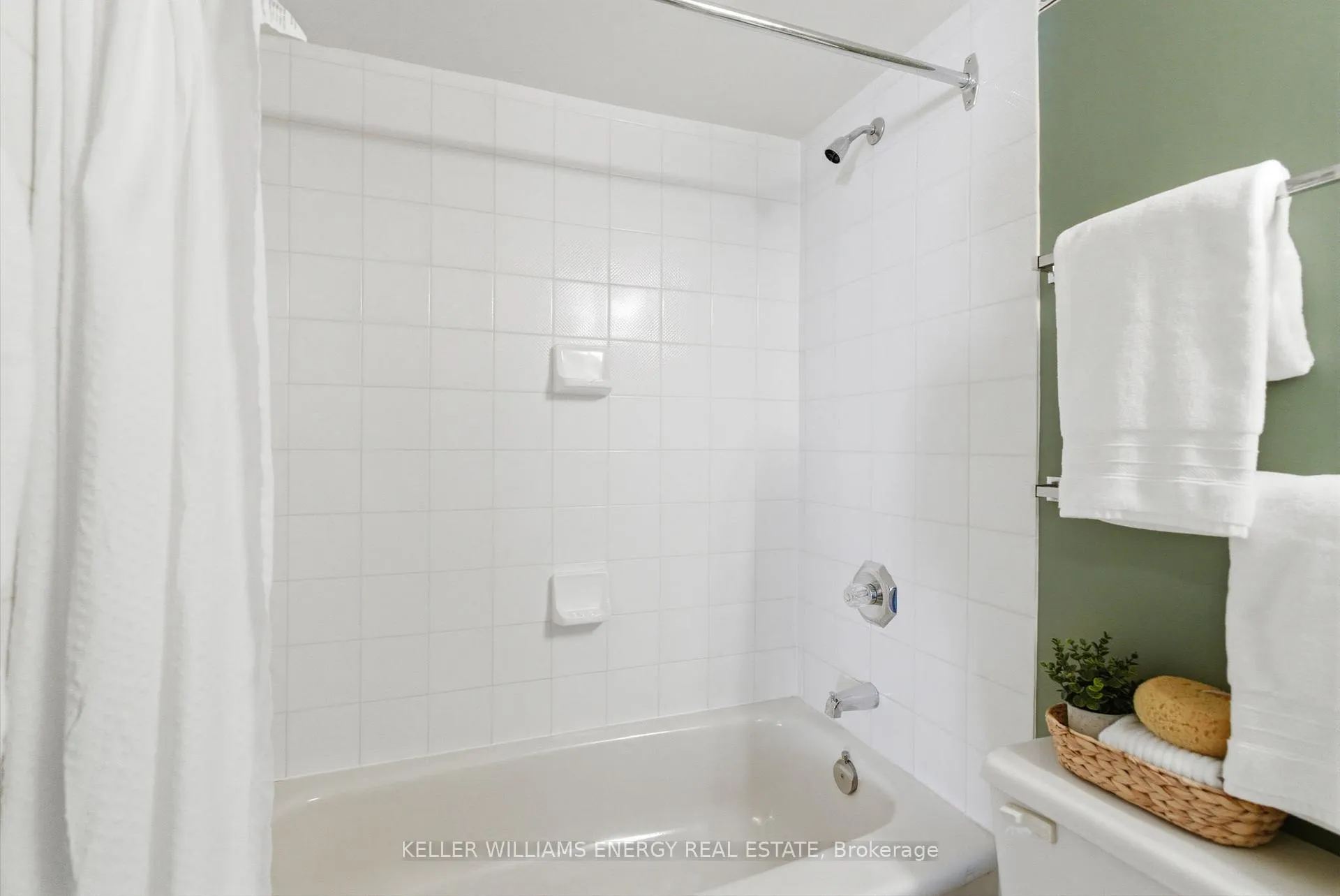 Photo 26 of Unit 901, 711 Rossland Road E, Whitby, Pringle Creek — HOMEH