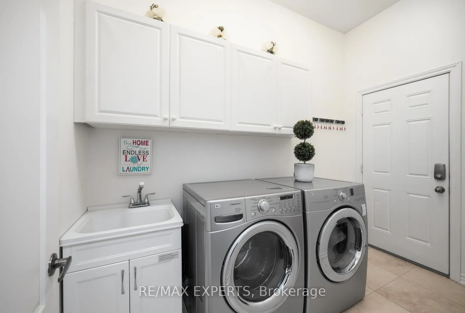 Photo 20 of 11 Collier Crescent, Essa, Angus — HOMEH