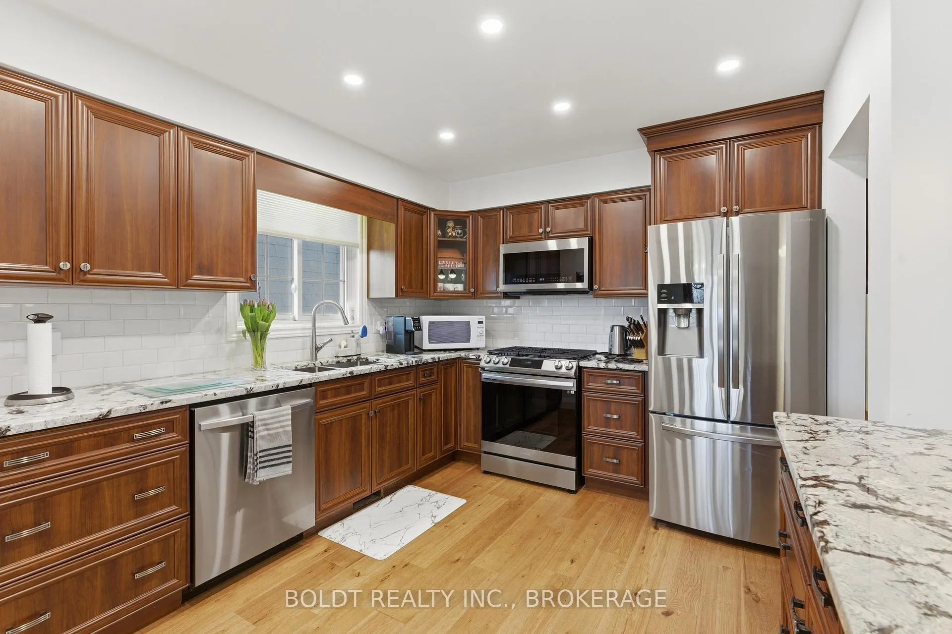 Photo 12 of 26 Glenayr Place, Welland, N. Welland — HOMEH