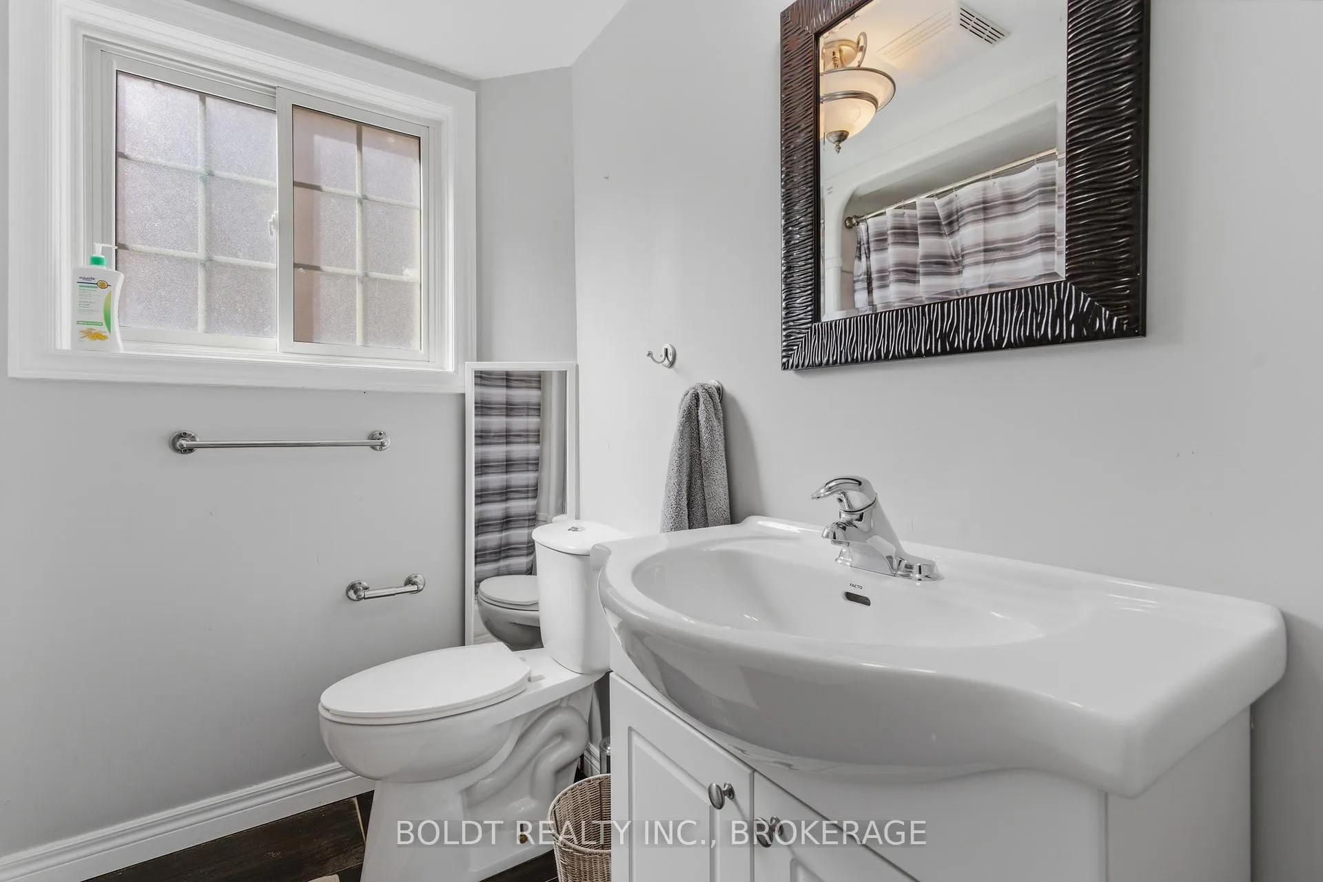 Photo 30 of 26 Glenayr Place, Welland, N. Welland — HOMEH
