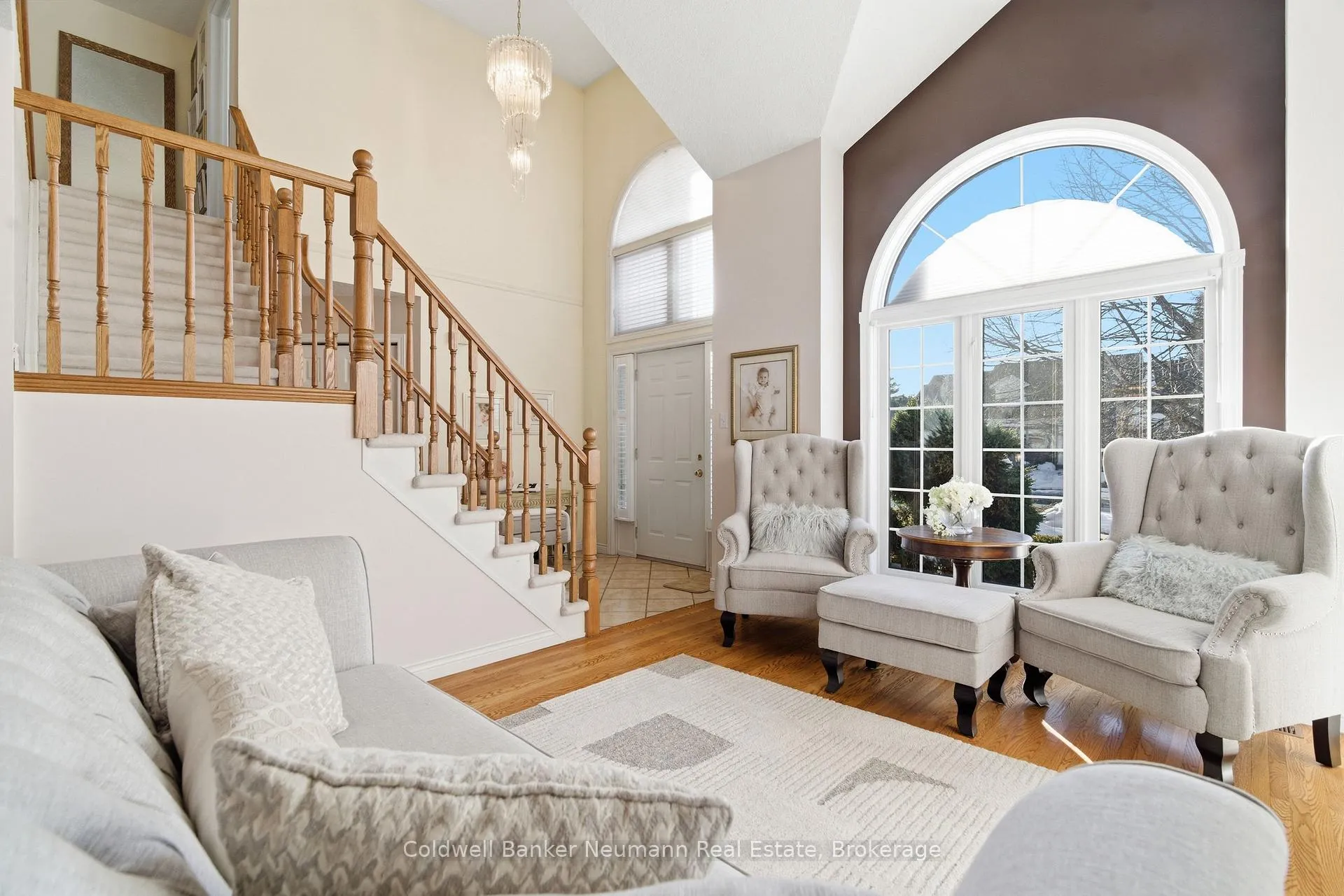 Photo 2 of 45 Fieldstone Road, Guelph, Kortright East — HOMEH