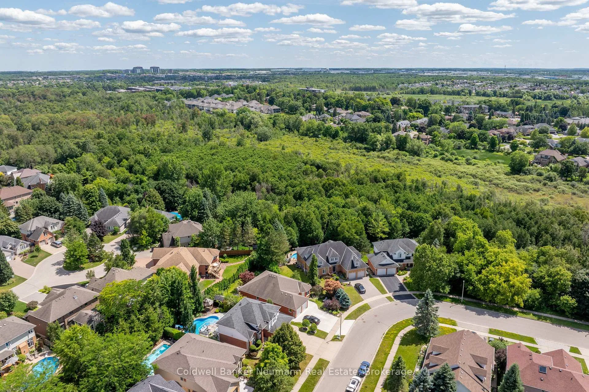 Photo 43 of 45 Fieldstone Road, Guelph, Kortright East — HOMEH