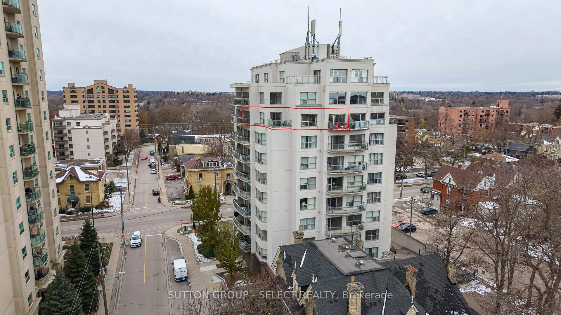 Front of Unit 903, 544 Talbot Street