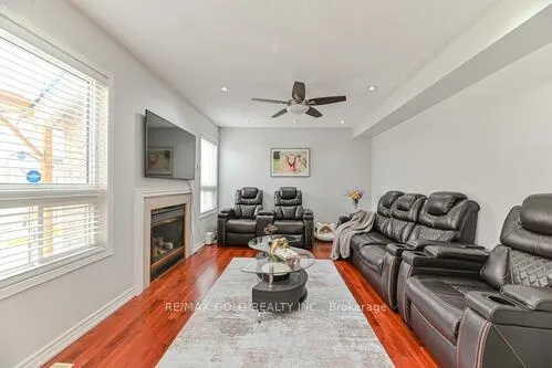 Photo 18 of 63 Hiberton Crescent, Brampton, Fletcher's Meadow — HOMEH