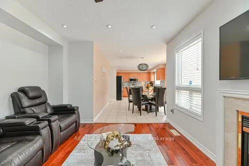 Photo 20 of 63 Hiberton Crescent, Brampton, Fletcher's Meadow — HOMEH