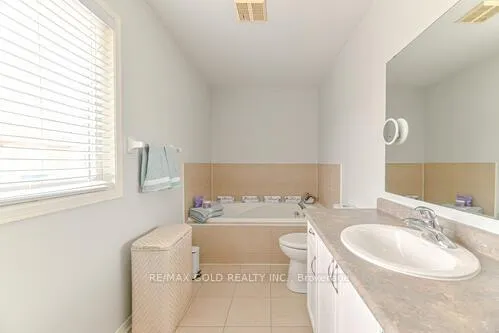 Photo 33 of 63 Hiberton Crescent, Brampton, Fletcher's Meadow — HOMEH