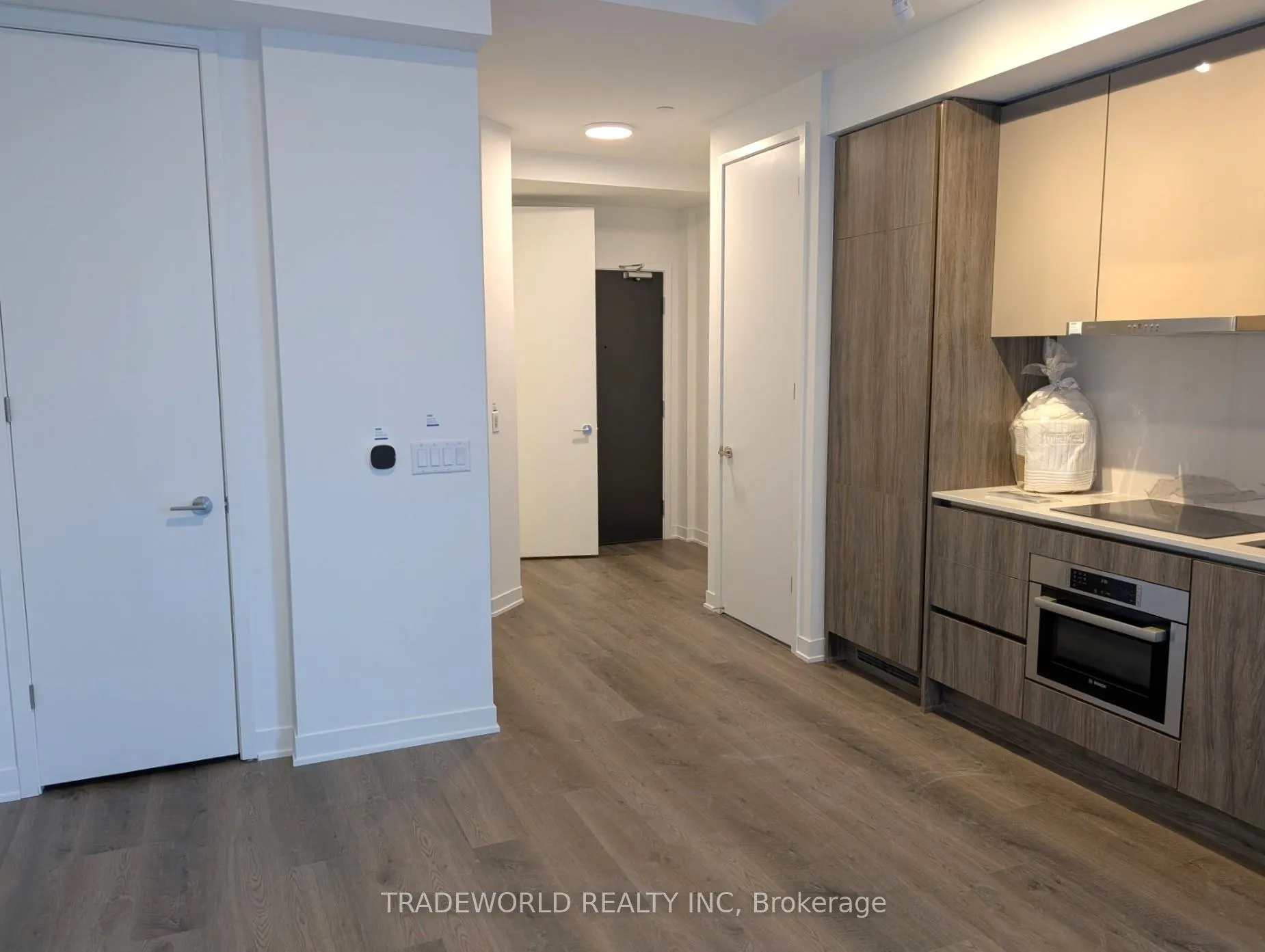 Photo 3 of Unit 2311, 180 Front Street E, Toronto, Moss Park — HOMEH