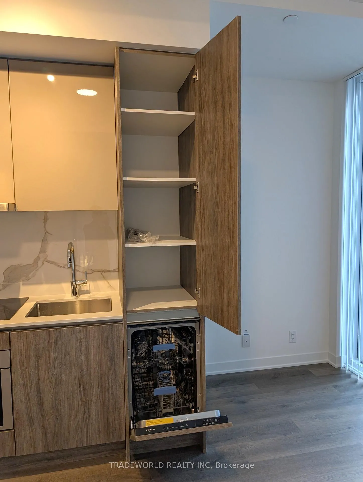 Photo 5 of Unit 2311, 180 Front Street E, Toronto, Moss Park — HOMEH