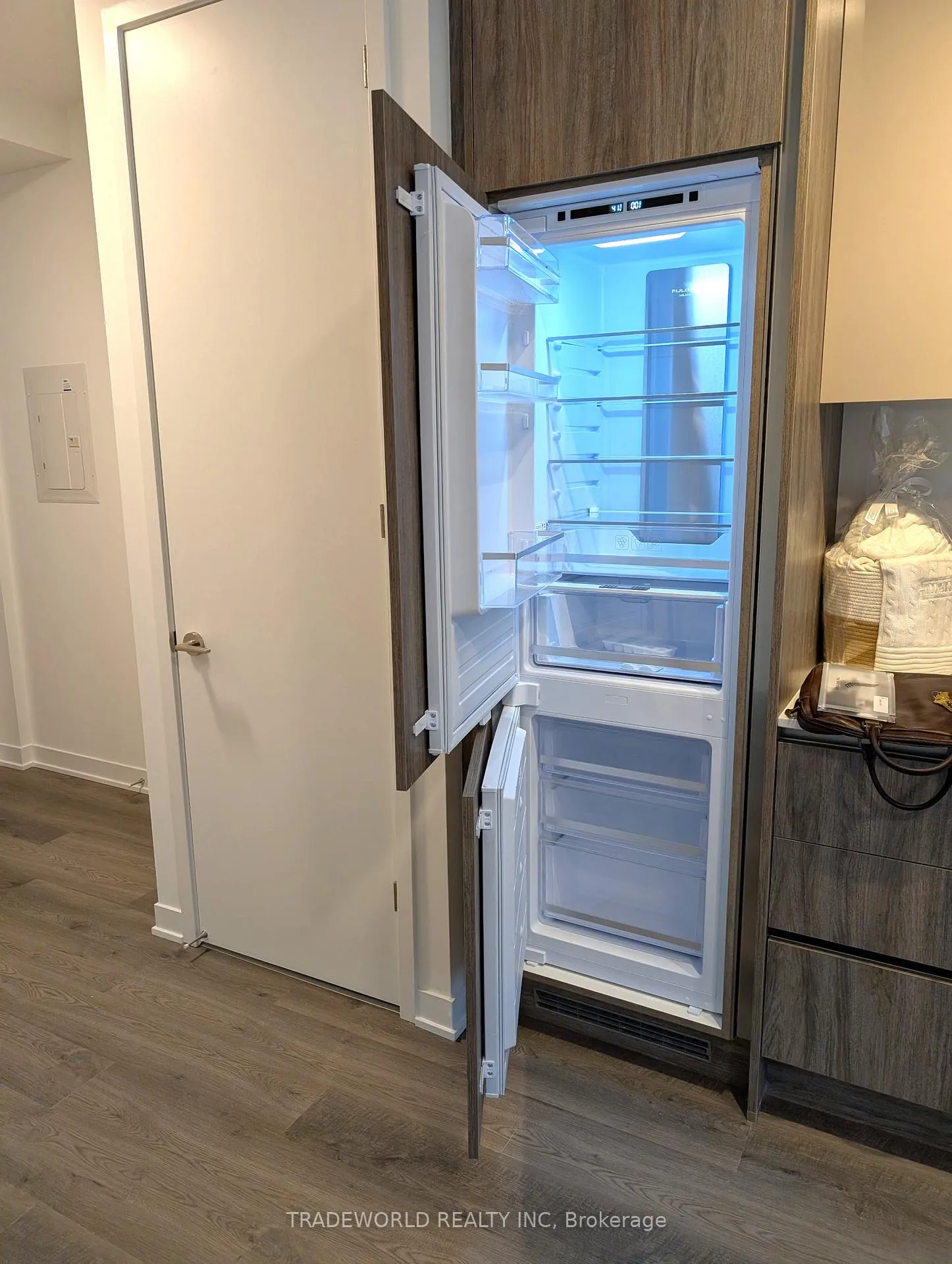 Photo 6 of Unit 2311, 180 Front Street E, Toronto, Moss Park — HOMEH
