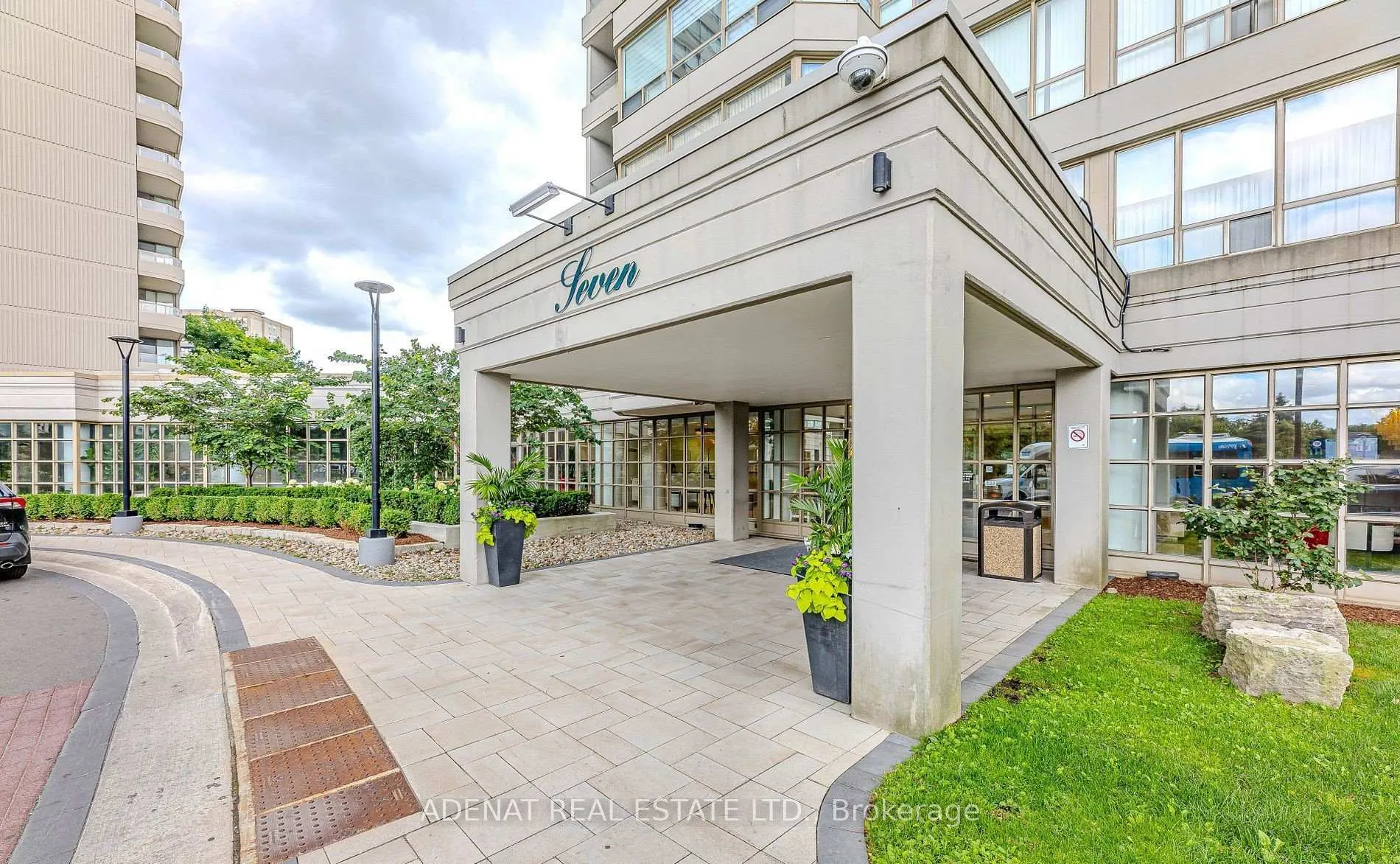 Photo 1 of Unit 1810, 7 Townsgate Drive, Vaughan, Crestwood-Springfarm-Yorkhill — HOMEH