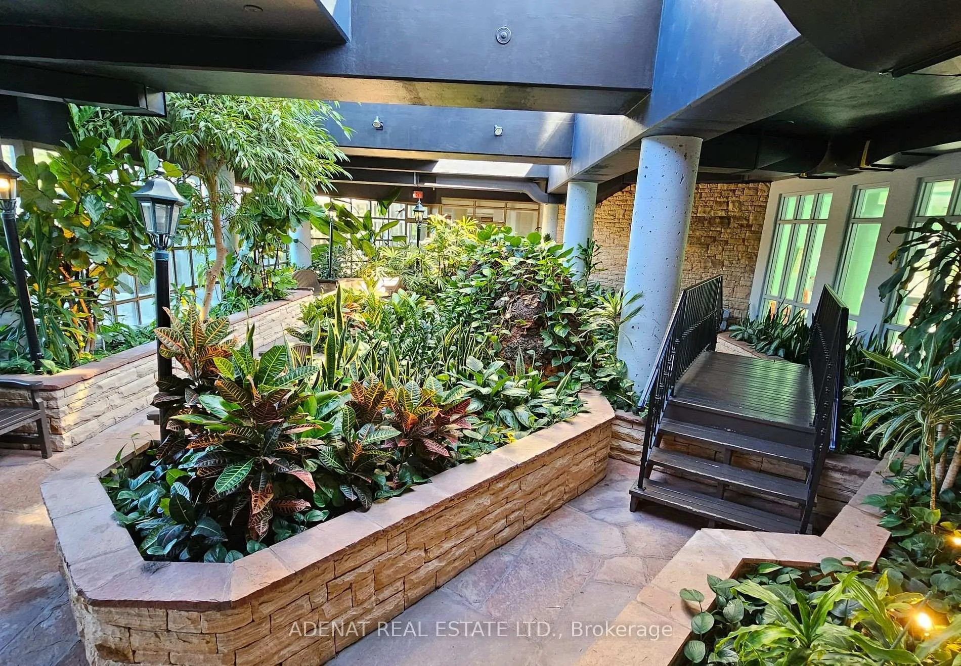 Photo 10 of Unit 1810, 7 Townsgate Drive, Vaughan, Crestwood-Springfarm-Yorkhill — HOMEH