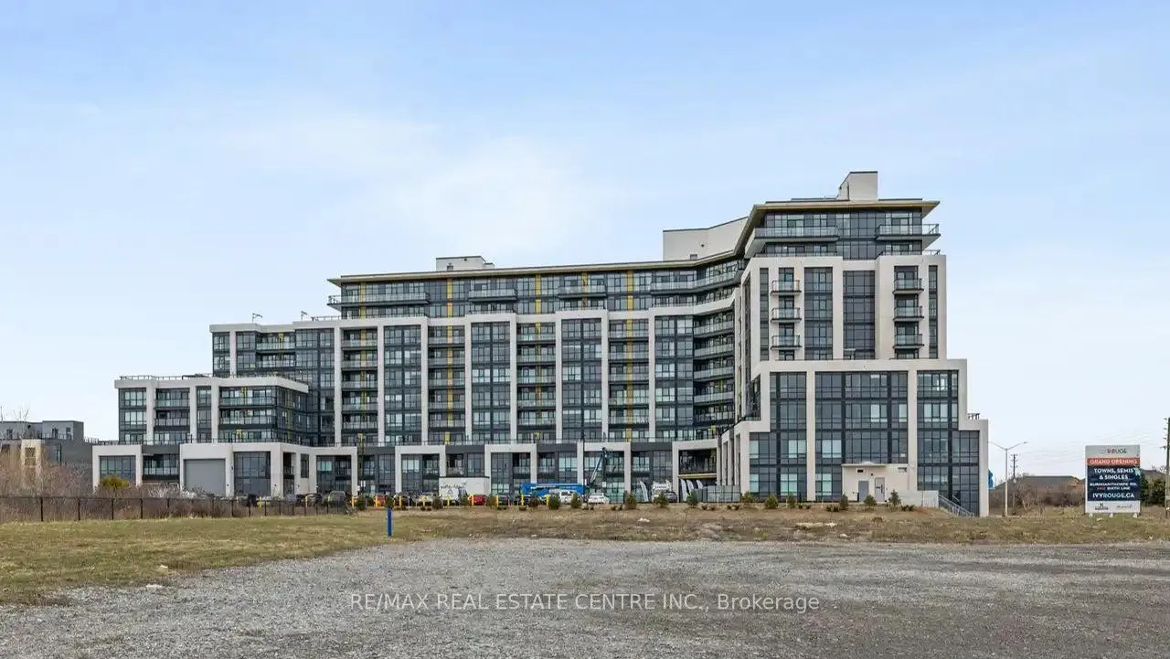 Front of Unit PH 11, 405 Dundas Street W