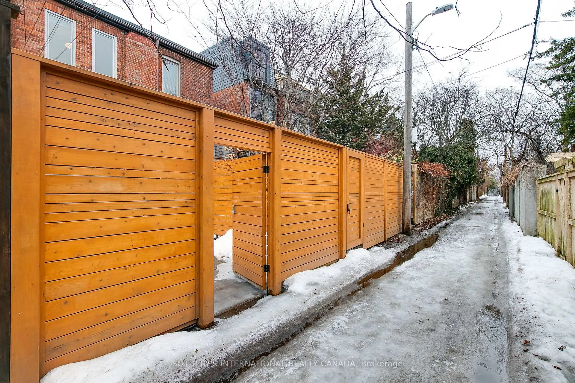 Photo 35 of 389 Carlton Street, Toronto, Cabbagetown-South St. James Town — HOMEH