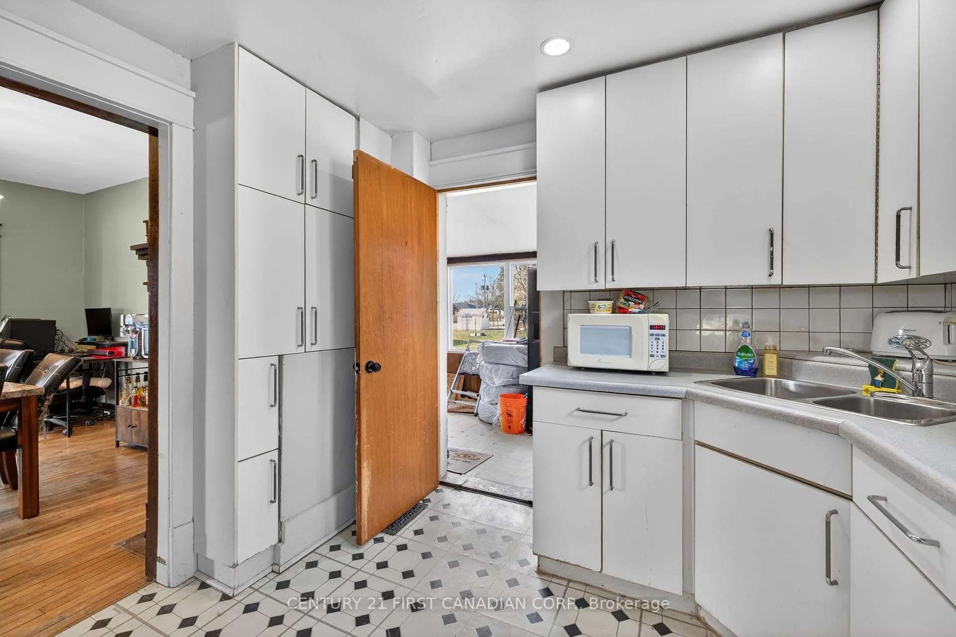 Photo 16 of 159 Main Street, North Middlesex, Parkhill — HOMEH