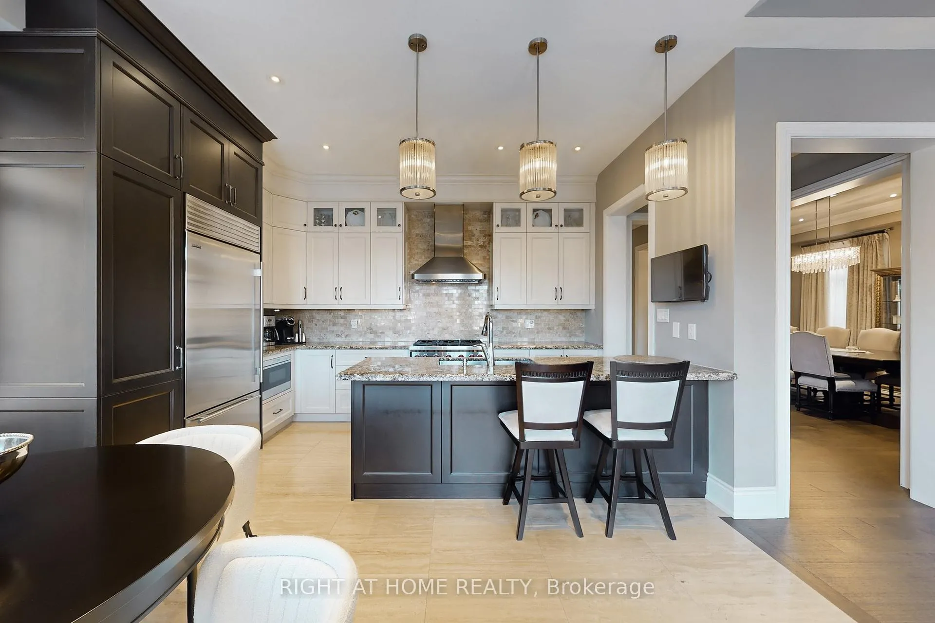 Photo 7 of 131 Robert Berry Crescent, King, King City — HOMEH