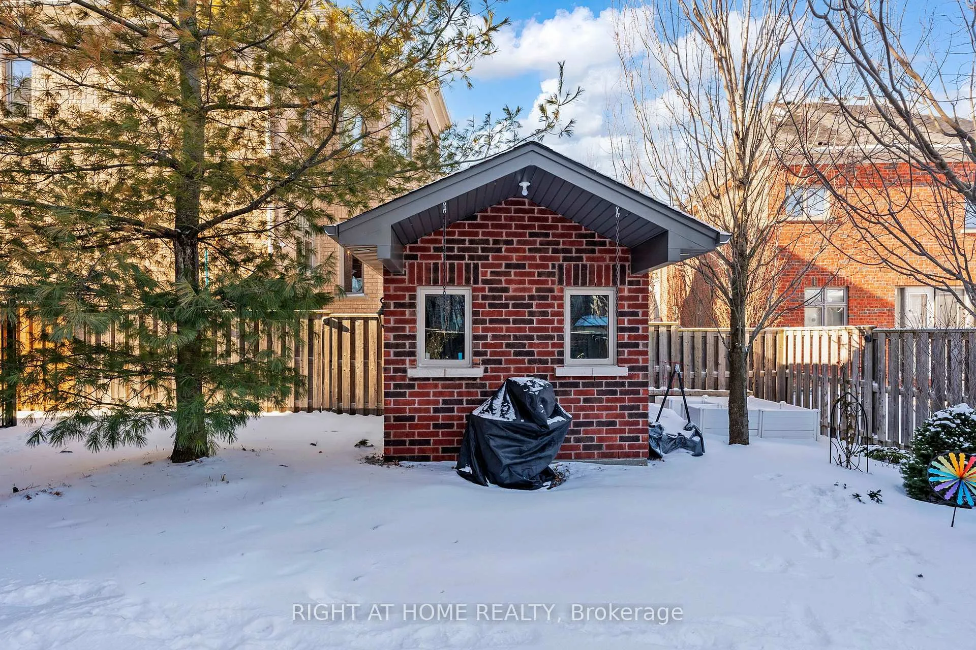 Photo 46 of 131 Robert Berry Crescent, King, King City — HOMEH