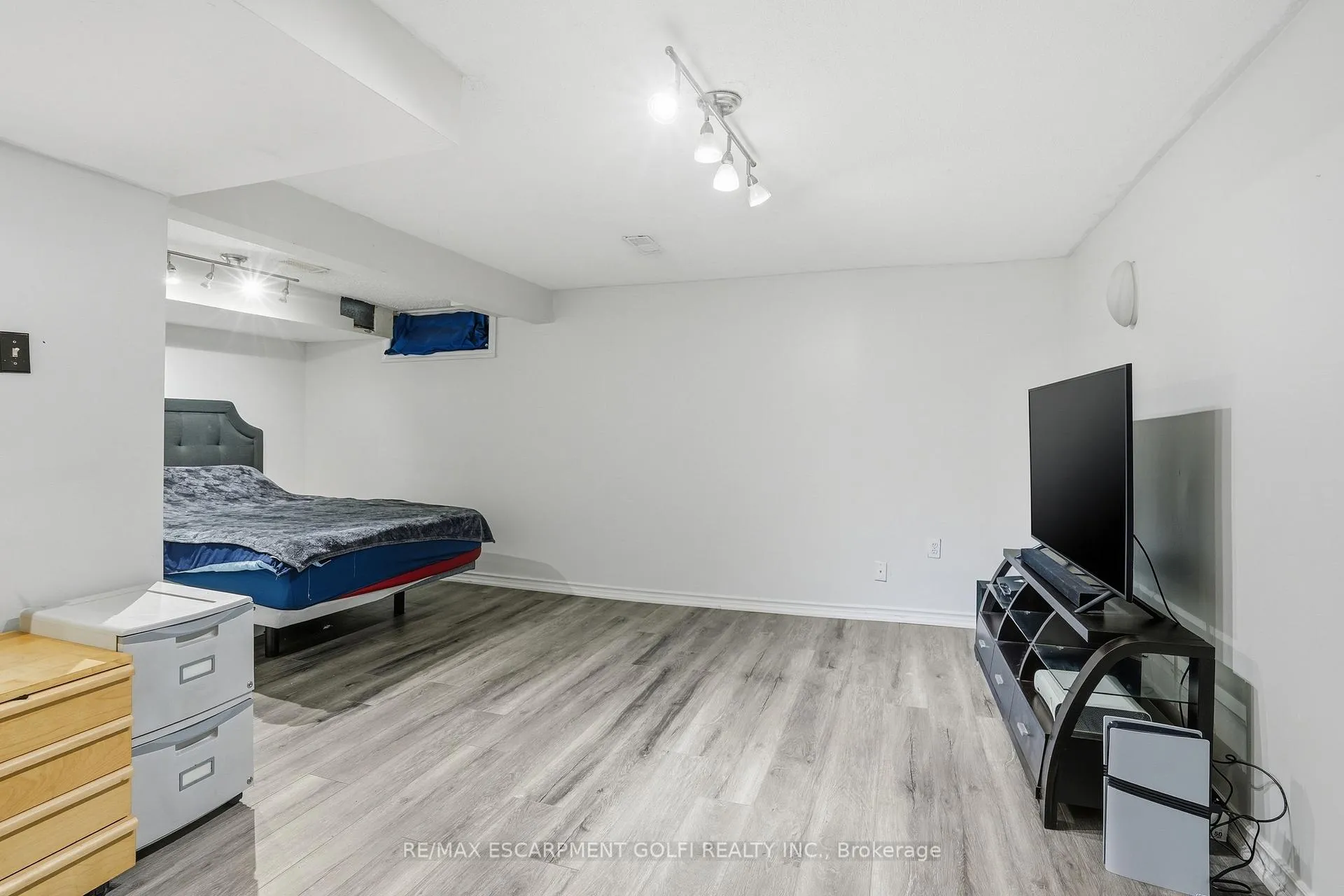 Photo 25 of Unit 6, 1460 Garth Street, Hamilton, Falkirk — HOMEH