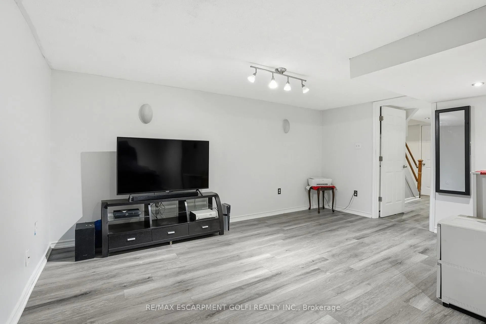 Photo 27 of Unit 6, 1460 Garth Street, Hamilton, Falkirk — HOMEH