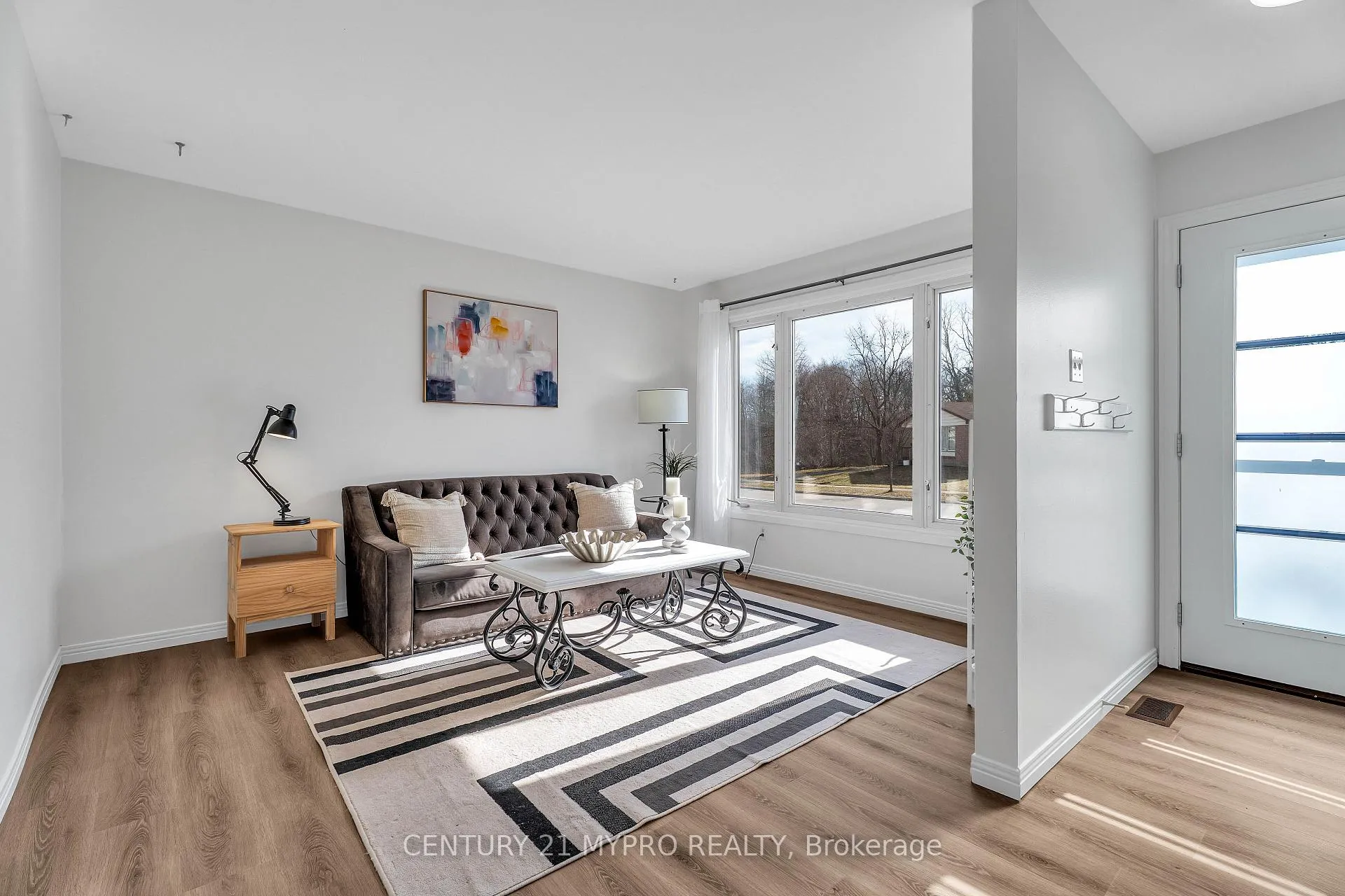 Photo 6 of 1710 Culver Drive, London, East H — HOMEH